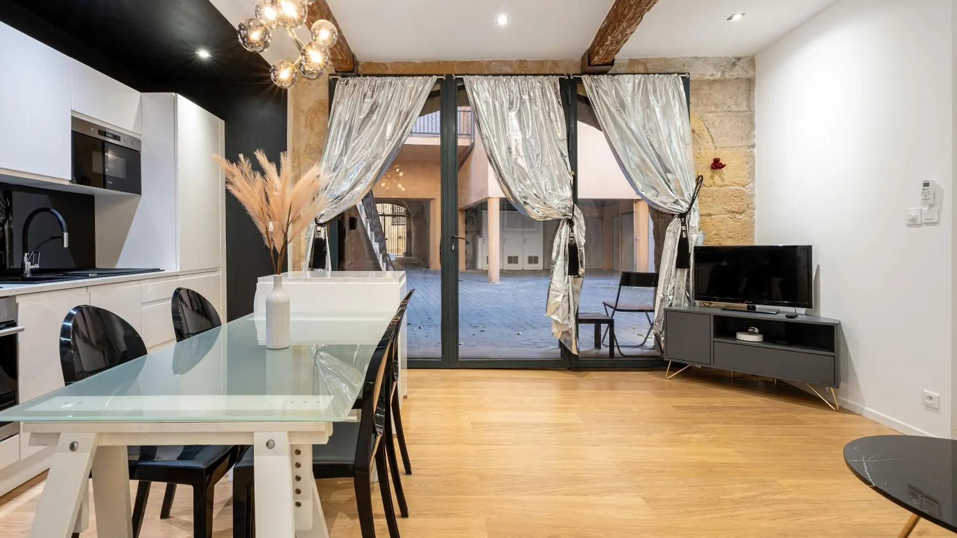 Apartamento Le Yona Mirabeau - Appartement T3 Atypique Situe Dans Le Centre Ville Historique - Proche Rotonde Aix-en-Provence